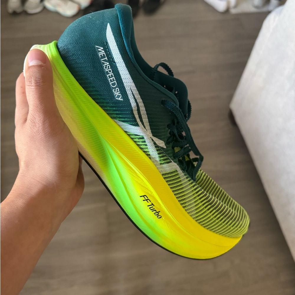 ASICS Metaspeed Sky +
